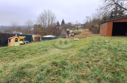 Slnečný pozemok 750 m² v záhradkárskej oblasti na predaj