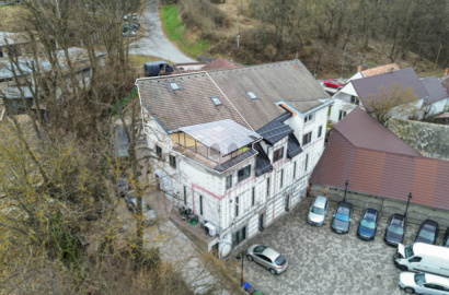 Atypický byt s obytnou kuchyňou a dvoma terasami na Pribinovej ulici /74,49/