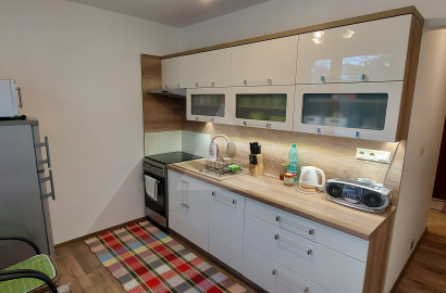 1 izbový byt s dvomi loggiami, /35m2/, Žilina - Vlčince