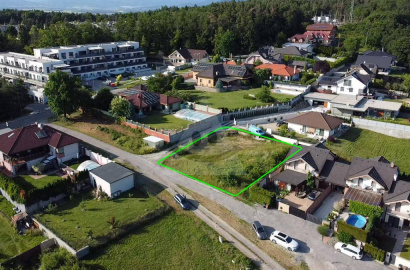 Na predaj stavebný pozemok so stavebným povolením – Prievidza, sídlisko Sever, ul. Bazová (684 m2)