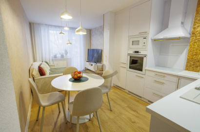 PRENÁJOM !!! Moderný 3 izbový byt s balkónom v tichej lokalite, ulica Priama, Prievidza