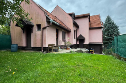 Priestranný dom v Ružomberku s veľkým 1375 m2 pozemkom!