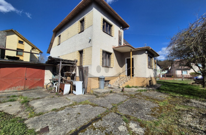 Znížená cena ! Rodinný dom v pôvodnom stave s vizualizáciou / 1028 m2 / - Púchov