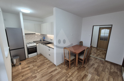 3-izbový byt s dvoma balkónmi / 74 m2 / - Trenčín