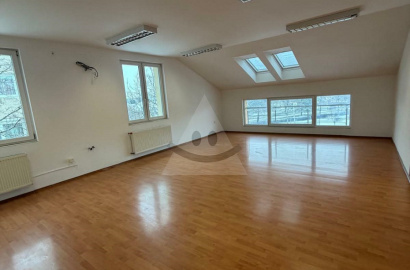 Na prenájom luxusný priestor v centre mesta Komárna