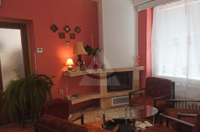 SVIT rodinný dom s garážou, zastrešeným státím a krásnou záhradou v Podskalke