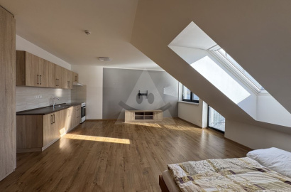 Slnečná podkrovná garsónka v Liptovskom Mikuláši