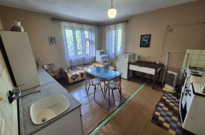 Rodinný dom v pôvodnom stave s vizualizáciou / 1028 m2 / - Púchov