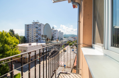 3-izbový byt v centre Zvolena – Jozefa Kozačeka, 79 m², balkón, pivnica