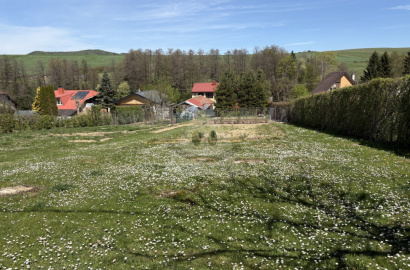 Stavebný pozemok pre rodinný dom /596 m2/, Rajec - Kľače