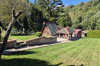 Komfortná záhradná chatka s pozemkom / 391 m2 / - Divina