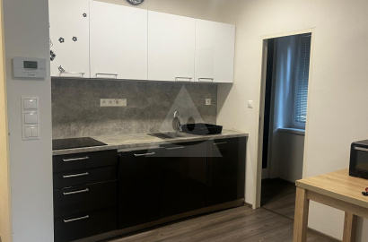 2-izbový byt v centre Banskej Bystrice s balkónom na predaj na Železničiarskej ulici